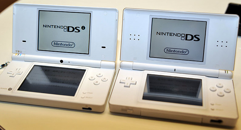 How do Nintendo DS and DS Lite differ? - Quora